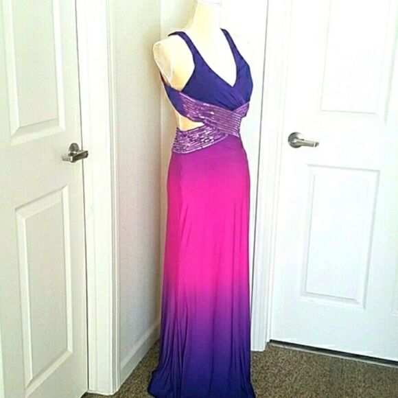 NEW MASQUERADE FORMAL DRESS SIZE 3,4 - Picture 2 of 16